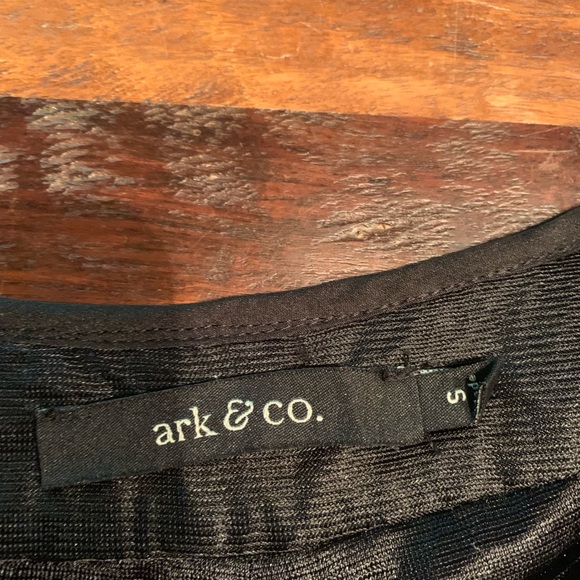 Adorable sequin shorts - Picture 4 of 7